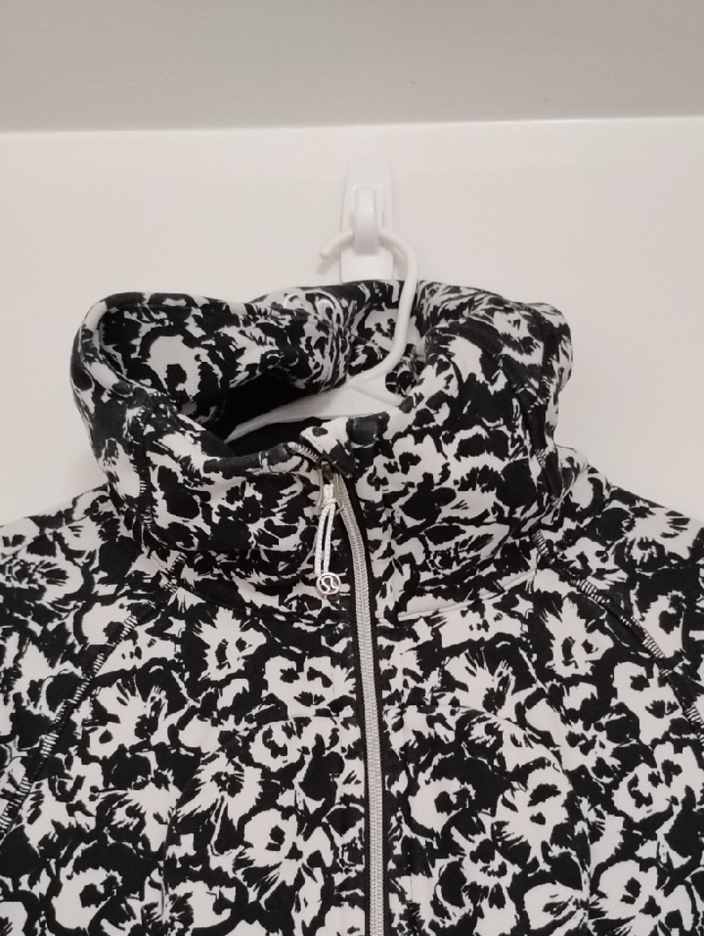 Lululemon Scuba III Full Zip Hoodie - Picture 3 of 10